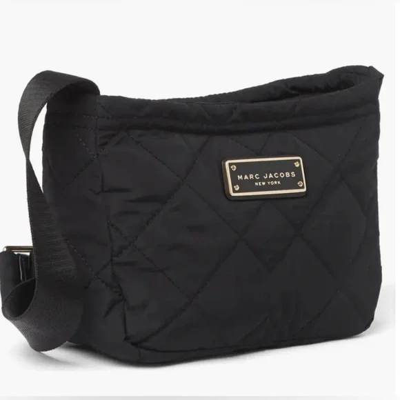 Marc Jacobs quilted purse. Crossbody, w/adjustable strap, internal pocket. Black - Picture 1 of 12